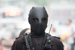 Illustration for article titled Terrifying Soldiers Look Like Comic Book Villains